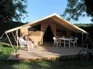 Campings Camping 4 etoiles - Piscine - eed0fi : photos des chambres