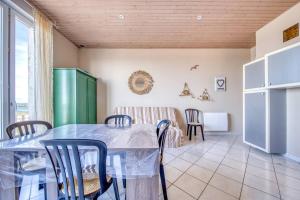Vu Mer T2 plage centrale 5 personnes
