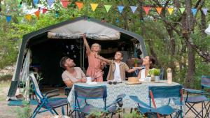 Campings Camping 3 etoiles - ccbaf0c : photos des chambres