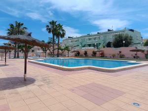 Preciosa casa con terraza y piscina R119 by Novadesta