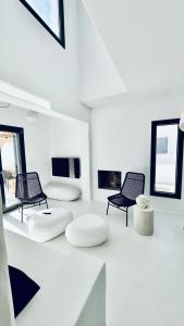 VotsaLo sea view house