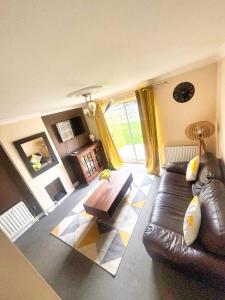 Doncaster - Hatfield - Great Customer Feedback - 2 Bed Semi Detached House - Private Garden & Parking 2 Cars - Quiet Cul De Sac Location - Dog Friendly - Fast Wifi - Close to Motorway Access - Vakantiehuizen, Doncaster