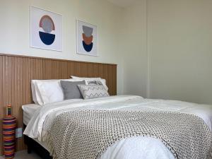 Modern Studio, Panoramic View