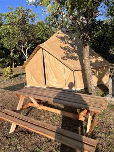 Tent Bell XL Glamping Forest room in Camping & Glamping Muiñeira