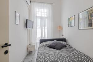 Vibrant Trastevere 2 bedrooms on Via del Moro