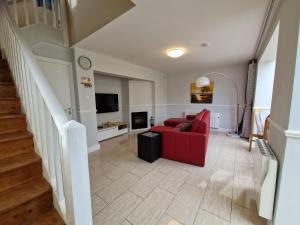 Rest and Recharge at 12 Clifden Glen