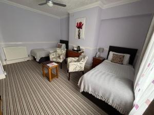 Standard Twin Room room in The Clifton