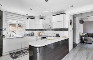 3bed Villa , Heated Swimming Pool , Mountain Views