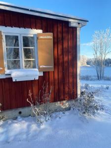 Fairy Lake Retreat! Uniquely Located House with Dock!