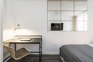 Krzyki Apt - Two Bedrooms, Workspaces - By Rentujemy