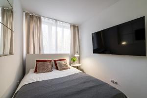 Krzyki Apt - Two Bedrooms, Workspaces - By Rentujemy