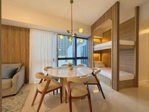 1BR Family room at 38park Cebu I T Park 300mb wifi