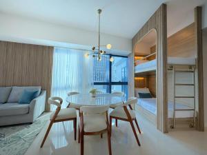 1BR Family room at 38park Cebu I T Park 300mb wifi
