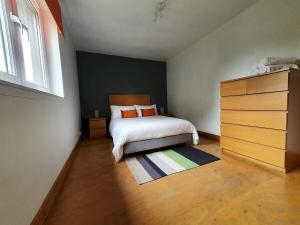 2 Bedroom, free parking & Netflix near hospitals