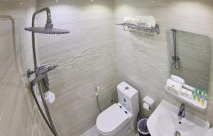 Mountain Zen 2 Bed Ultimate Retreat with BBQ & Pool