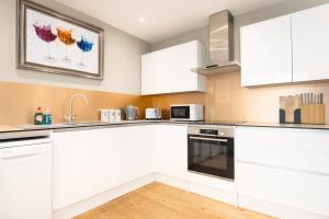 Sillwood Mews - With Free Parking