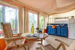 Campings Camping 3 etoiles - Piscine - eehcdh : photos des chambres