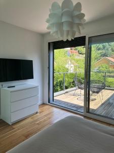 Villas Contemporary home in Uriage : photos des chambres