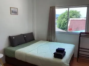 mom's home - Ban Sam Kong