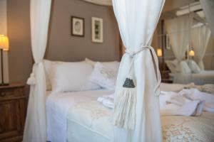 Three-Bedroom Beachfront View Suite room in Calypso Villas