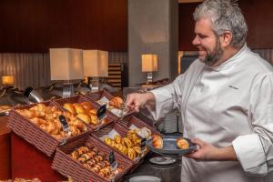 VIP Executive Arts Hotel