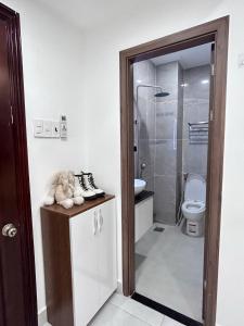 Cozy Room with Balcony Central 10mins to Airport Maihouse