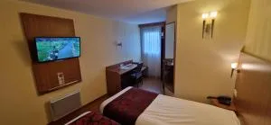 蟠龙普瓦捷布里特酒店 - Montamisé