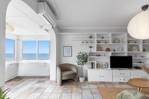 Paradise Retreat with Sea View & AC