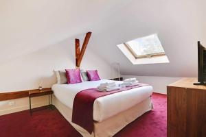 Lovely Parisian Apartment Near the Eiffel Tower