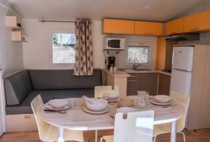 Campings Camping - Piscine - ccbaifd : Mobile Home - 4