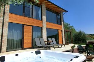 Villa Montello Pool, Jacuzzi, Ac, Wifi, Treviso