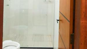 Chalé Confortável e Completo com piscina