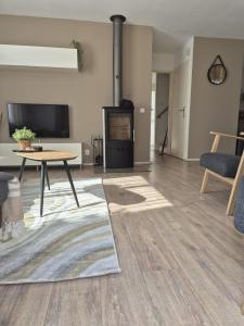 Cozy No 3 Wellness Villa Hottub, Houtkachel en Airco