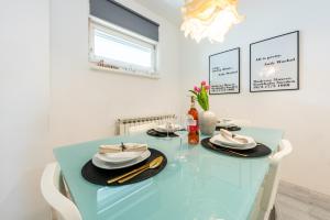 Apartment Nora - modern cozy apartment with FREE PARKING and TERRACE