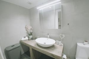 Luxury 2 storey 2bedroom condo with Private Jacuzzi & patio - Athens