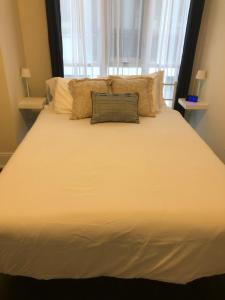 Chic Downtown Toronto Getaway