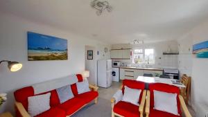 F11 Roslyn, Riviere Towans