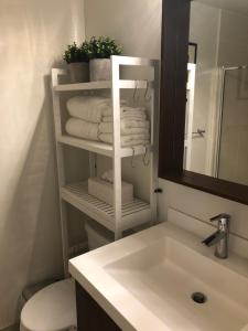 Chic Downtown Toronto Getaway