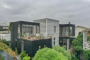 Moderna casa a 40 metros de la playa - Catapilco