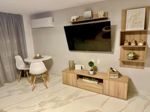 Luxury modern chic 1-bedroom apartment Athens City
