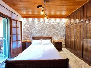 Villa Yiannitsis-Harmony In The Flowers, Acharavi Beach