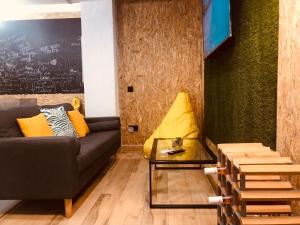 Budget Rooms by LA88