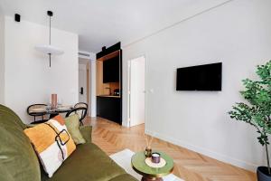 Whole house near the Eiffel Tower