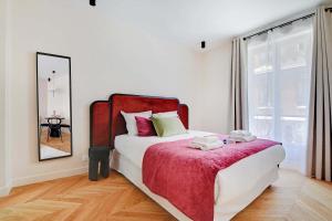 Whole house near the Eiffel Tower