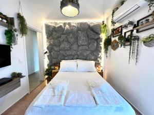 Jungle In The City ,Corfu - Kanoni