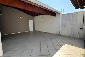 Casa com piscina em Bertioga -SP (1)