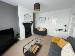 Spacious 2 bedroom apartment by MatchstickStays