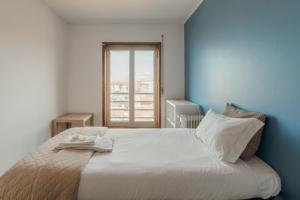 Espinho Modern 3 Bedroom Apartment by Vacationy