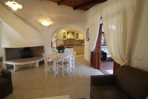 VILLA GILDA CON DEPANDACE PISCINA e GIARDINO