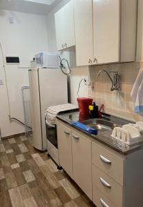 77 Apartamento perto do Hospital Vera Cruz, Materdei e MPMG, cozinha, máquina de lavar e vaga de garagem
